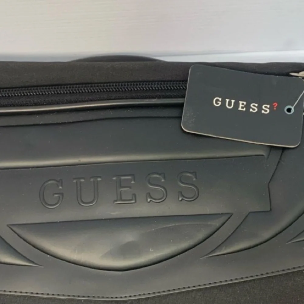 Nwt Guess Travel Luggage Garment Bag Pockets Rectangular Shape Black 26 Inch